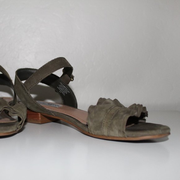 steve madden green sandals